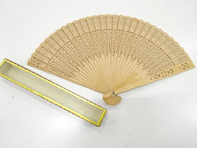 JAPANESE KIMONO / ANTIQUE SANDALWOOD FAN